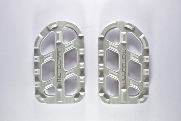 Anti Slip Foot Peg For KTM 390 Adventure - Image 2